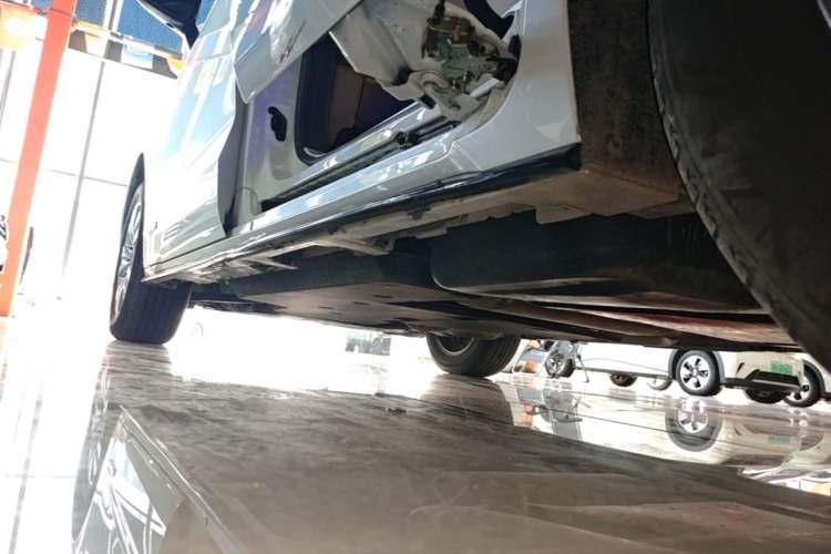 Used Toyota SIENNA 2021 2.5L Hybrid Ultimate Edition Left Side Sill