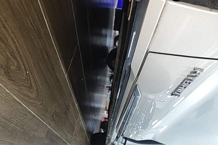 Used Toyota SIENNA 2021 2.5L Hybrid Platinum Edition Left Side Sill