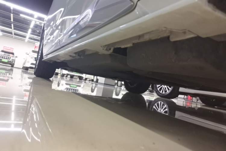 Used Toyota SIENNA 2021 2.5L Hybrid Comfort Edition Left Side Sill