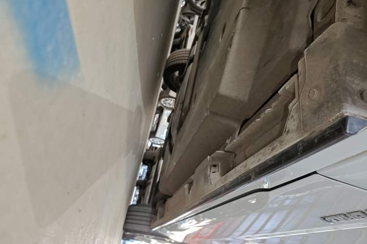 Used Toyota SIENNA 2021 2.5L Hybrid Premium Edition Left Side Sill
