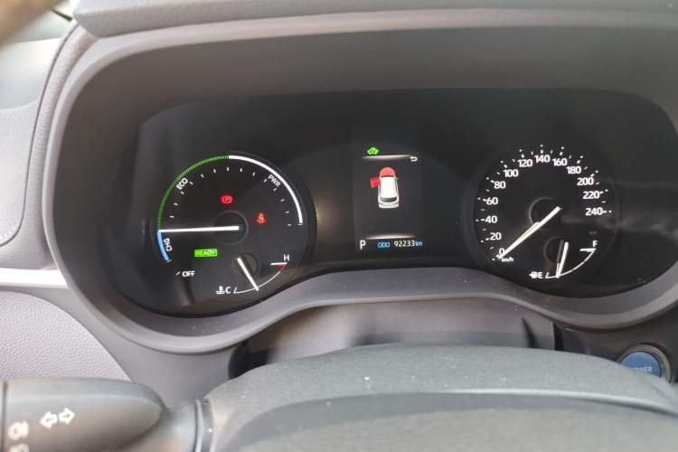 Used Toyota SIENNA 2021 2.5L Hybrid Premium Edition Odometer Close Up