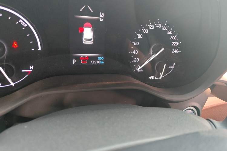 Used Toyota SIENNA 2021 2.5L Hybrid Luxury Welfare Edition Odometer Close Up