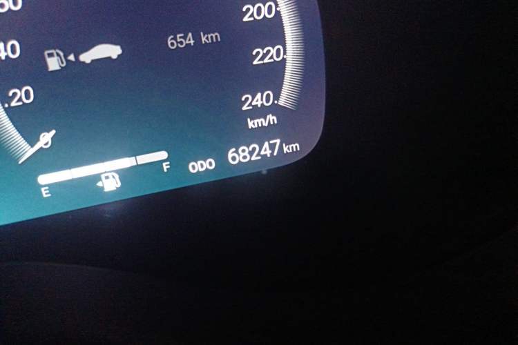 Used Toyota SIENNA 2021 2.5L Hybrid Ultimate Edition Odometer Close Up