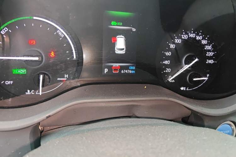 Used Toyota SIENNA 2021 2.5L Hybrid Comfort Edition Odometer Close Up