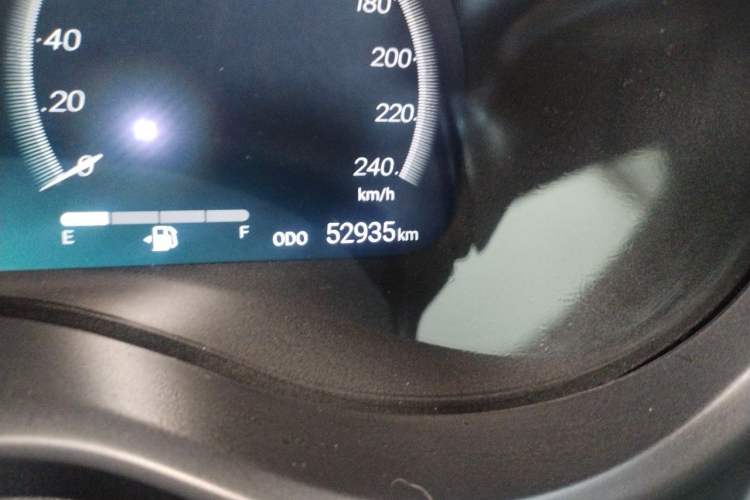 Used Toyota SIENNA 2021 2.5L Hybrid Platinum Edition Odometer Close Up