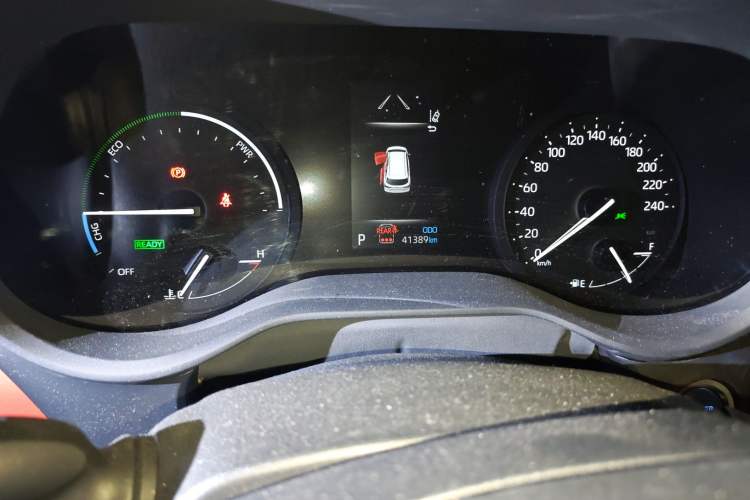 Used Toyota SIENNA 2021 2.5L Hybrid Comfort Edition Odometer Close Up