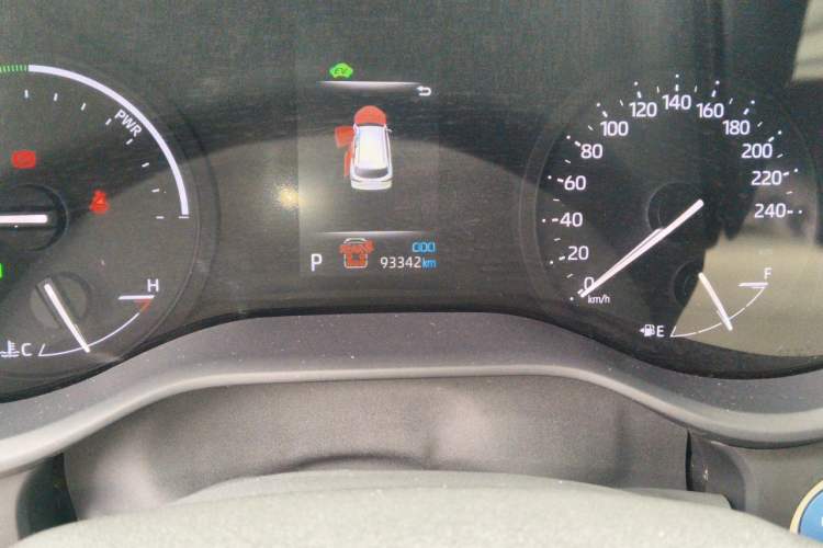 Used Toyota SIENNA 2021 2.5L Hybrid Luxury Edition Odometer Close Up