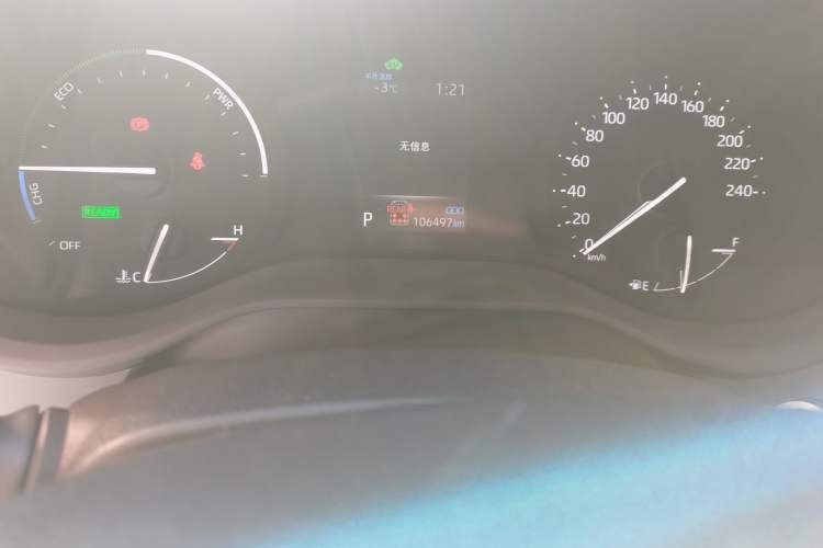 Used Toyota SIENNA 2021 2.5L Hybrid Premium Edition Odometer Close Up