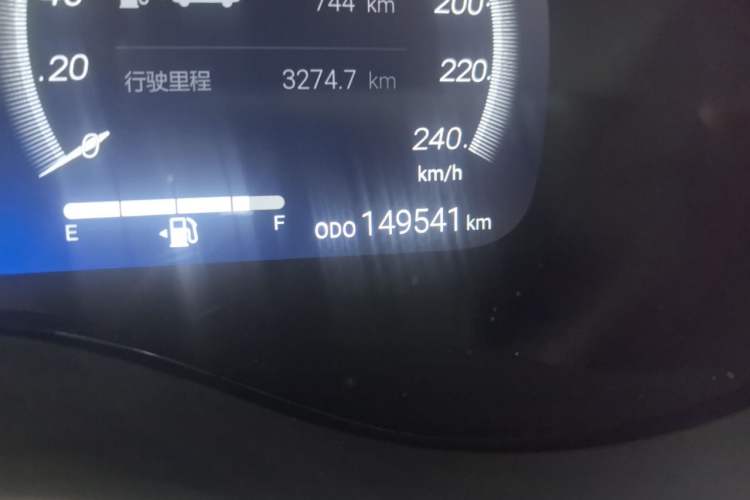 Used Toyota SIENNA 2021 2.5L Hybrid Platinum Edition Odometer Close Up