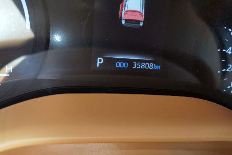 Used Toyota SIENNA 2021 2.5L Hybrid Comfort Edition Odometer Close Up