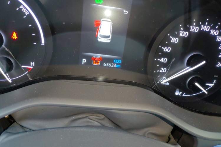 Used Toyota SIENNA 2021 2.5L Hybrid Premium Edition Odometer Close Up