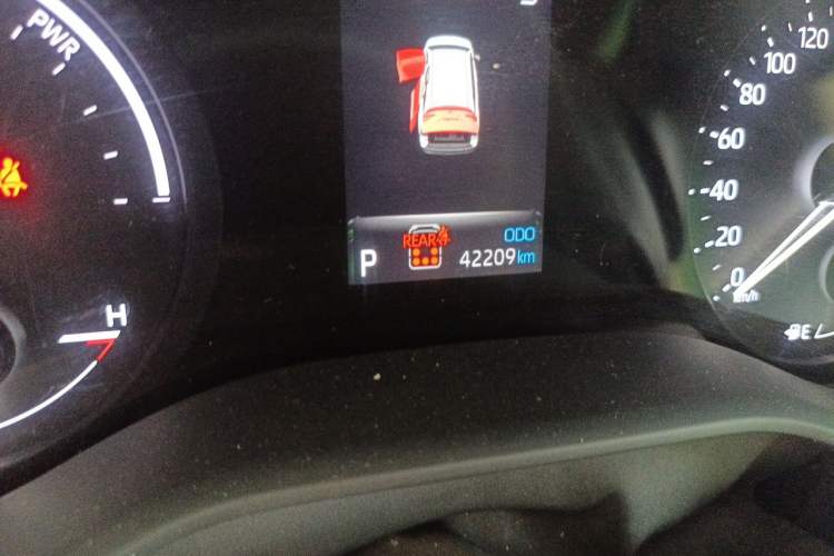 Used Toyota SIENNA 2021 2.5L Hybrid Premium Edition Odometer Close Up
