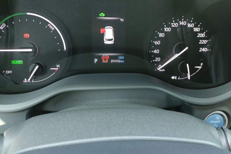 Used Toyota SIENNA 2021 2.5L Hybrid Premium Edition Odometer Close Up