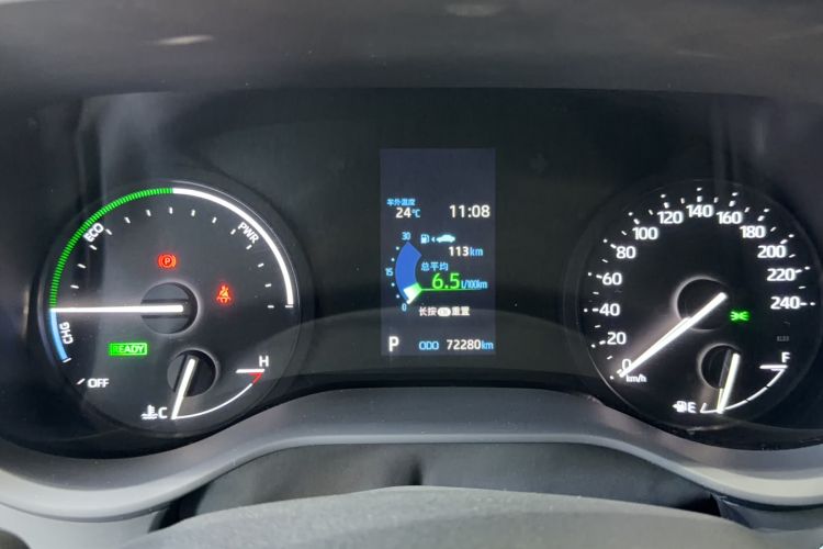 Used Toyota SIENNA 2021 2.5L Hybrid Premium Edition Odometer Close Up