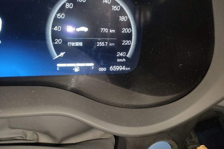 Used Toyota SIENNA 2021 2.5L Hybrid Ultimate Edition Odometer Close Up