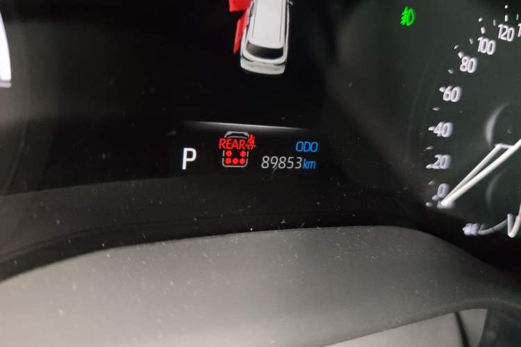 Used Toyota SIENNA 2021 2.5L Hybrid Premium Edition Odometer Close Up