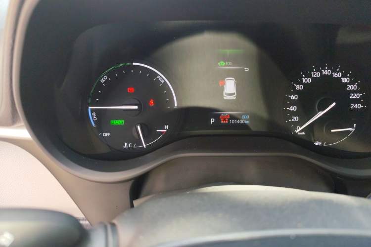 Used Toyota SIENNA 2021 2.5L Hybrid Comfort Edition Odometer Close Up