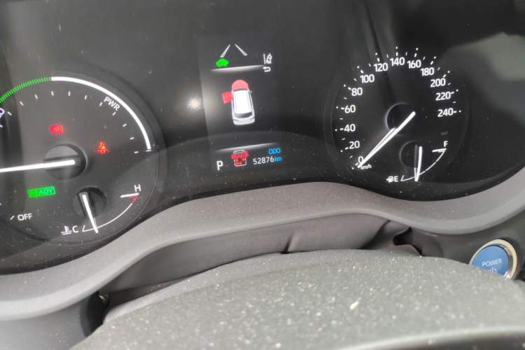 Used Toyota SIENNA 2021 2.5L Hybrid Luxury Edition Odometer Close Up