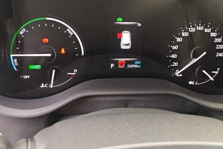 Used Toyota SIENNA 2021 2.5L Hybrid Comfort Edition Odometer Close Up