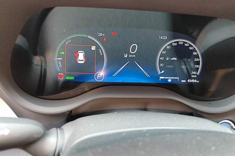 Used Toyota SIENNA 2021 2.5L Hybrid Ultimate Edition Odometer Close Up