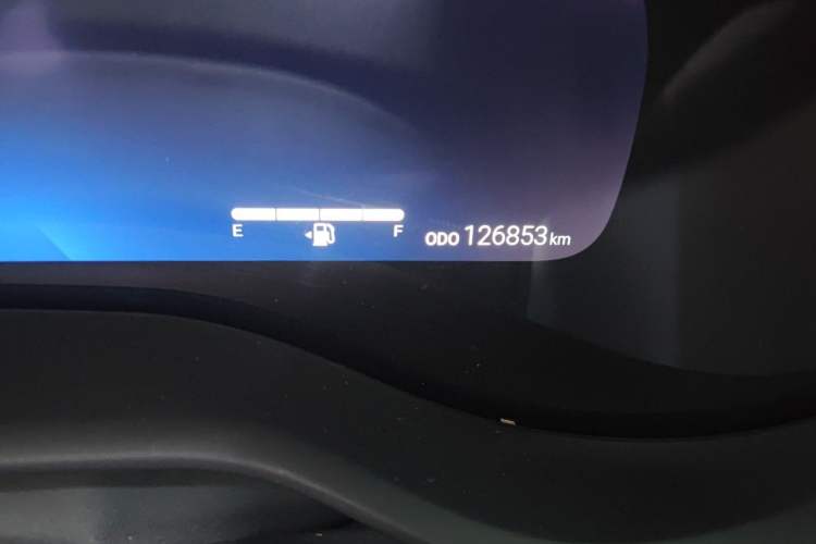 Used Toyota SIENNA 2021 2.5L Hybrid Platinum Edition Odometer Close Up
