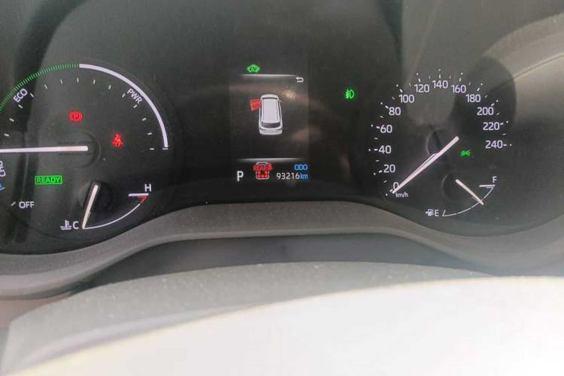 Used Toyota SIENNA 2021 2.5L Hybrid Comfort Edition Odometer Close Up