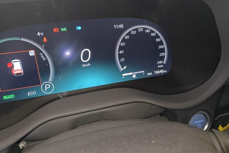 Used Toyota SIENNA 2021 2.5L Hybrid Ultimate Edition Odometer Close Up