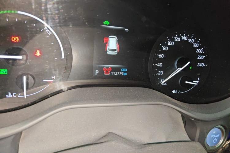 Used Toyota SIENNA 2021 2.5L Hybrid Premium Edition Odometer Close Up