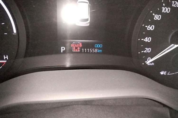 Used Toyota SIENNA 2021 2.5L Hybrid Premium Edition Odometer Close Up