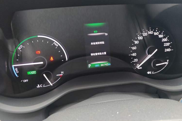 Used Toyota SIENNA 2021 2.5L Hybrid Comfort Edition Odometer Close Up
