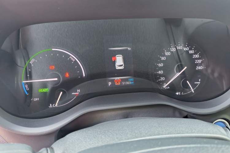 Used Toyota SIENNA 2021 2.5L Hybrid Premium Edition Odometer Close Up