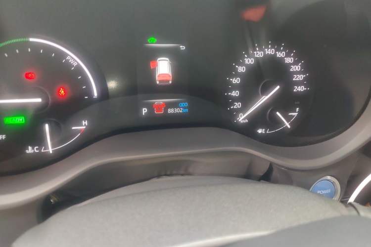 Used Toyota SIENNA 2021 2.5L Hybrid Premium Edition Odometer Close Up