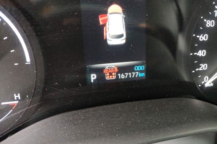 Used Toyota SIENNA 2021 2.5L Hybrid Premium Edition Odometer Close Up