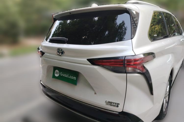 Used Toyota SIENNA 2021 2.5L Hybrid Premium Edition Rear