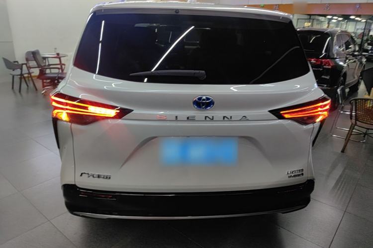 Used Toyota SIENNA 2021 2.5L Hybrid Premium Edition Rear