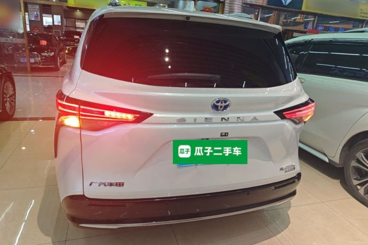 Used Toyota SIENNA 2021 2.5L Hybrid Platinum Edition Rear