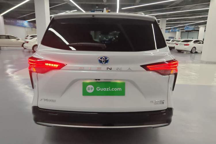 Used Toyota SIENNA 2021 2.5L Hybrid Platinum Edition Rear