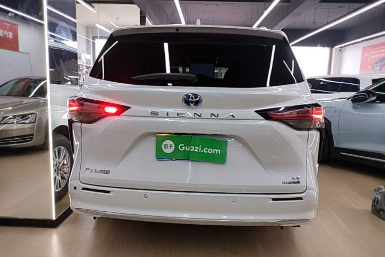 Used Toyota SIENNA 2021 2.5L Hybrid Comfort Edition Rear