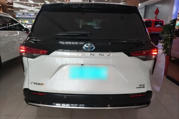 Used Toyota SIENNA 2021 2.5L Hybrid Luxury Edition Rear