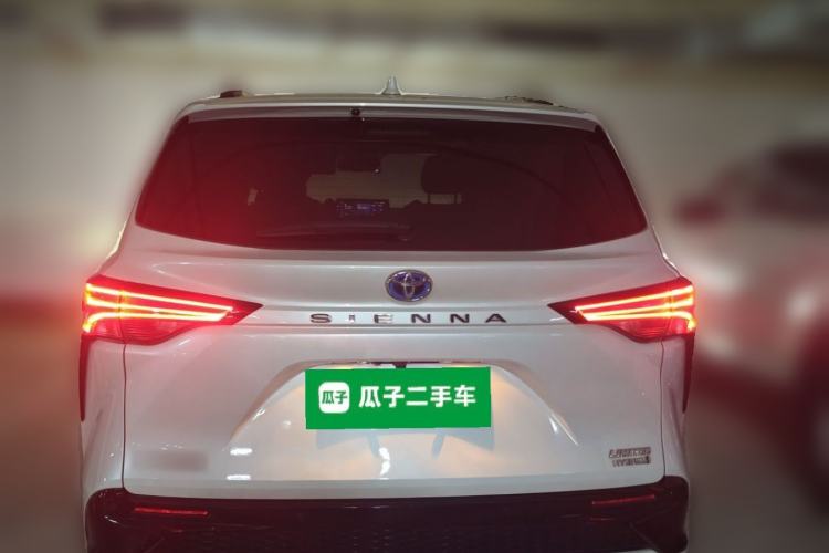 Used Toyota SIENNA 2021 2.5L Hybrid Premium Edition Rear