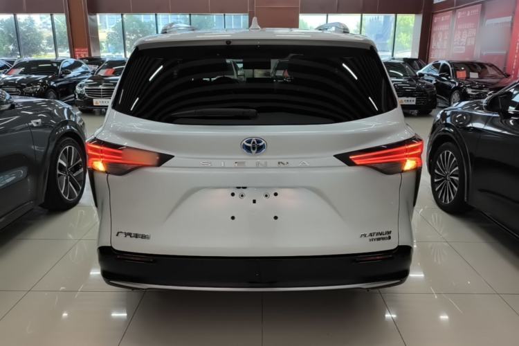 Used Toyota SIENNA 2021 2.5L Hybrid Platinum Edition Rear
