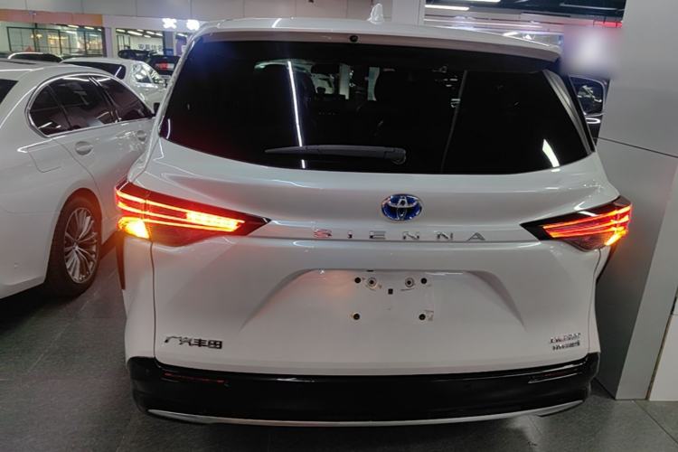 Used Toyota SIENNA 2021 2.5L Hybrid Premium Edition Rear