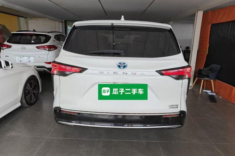 Used Toyota SIENNA 2021 2.5L Hybrid Premium Edition Rear