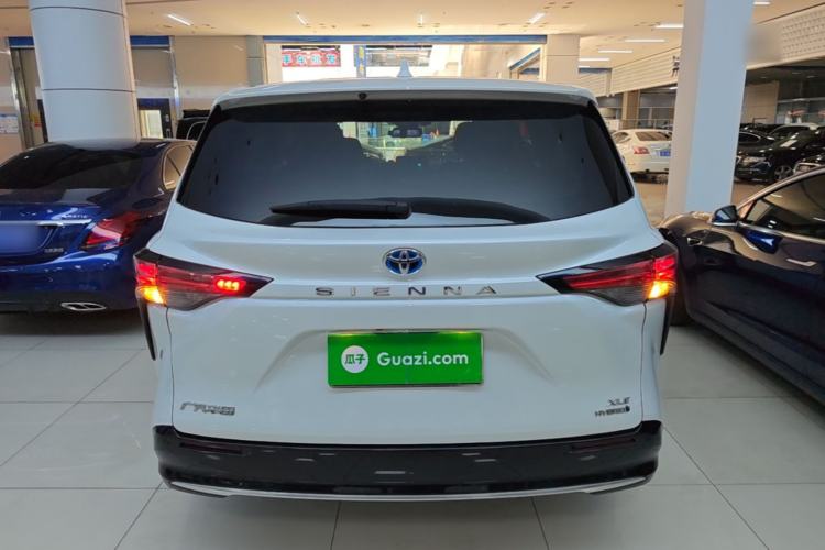 Used Toyota SIENNA 2021 2.5L Hybrid Luxury Edition Rear