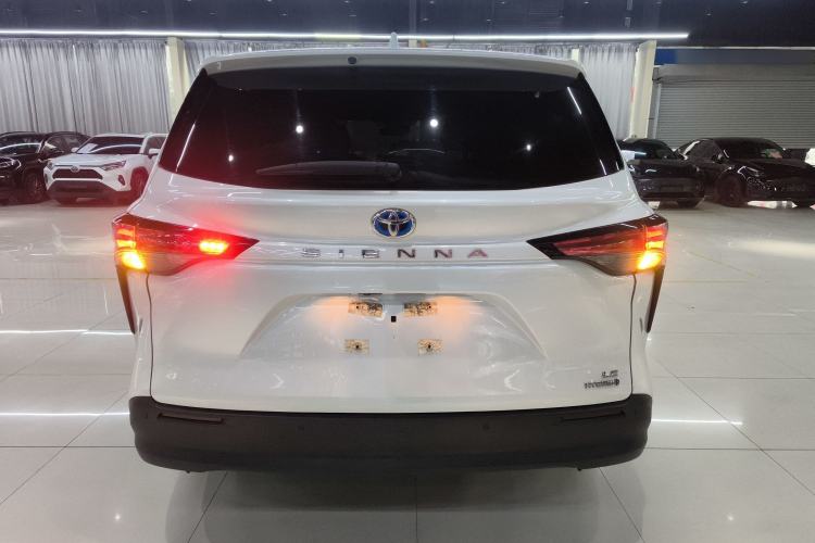 Used Toyota SIENNA 2021 2.5L Hybrid Comfort Edition Rear
