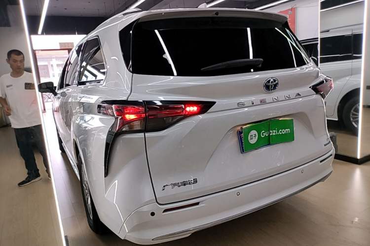 Used Toyota SIENNA 2021 2.5L Hybrid Comfort Edition Rear Left 45 Deg