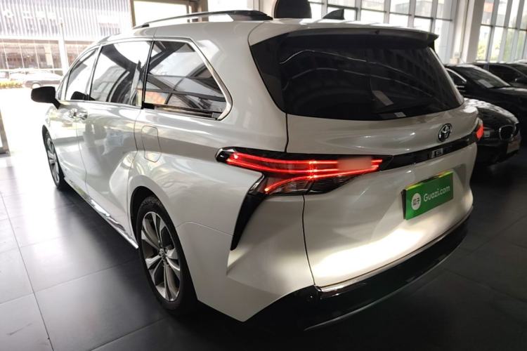 Used Toyota SIENNA 2021 2.5L Hybrid Premium Edition Rear Left 45 Deg