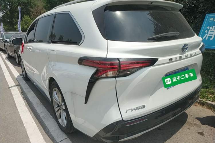 Used Toyota SIENNA 2021 2.5L Hybrid Platinum Edition Rear Left 45 Deg