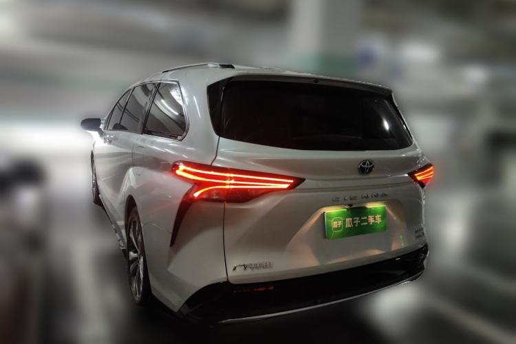 Used Toyota SIENNA 2021 2.5L Hybrid Premium Edition Rear Left 45 Deg