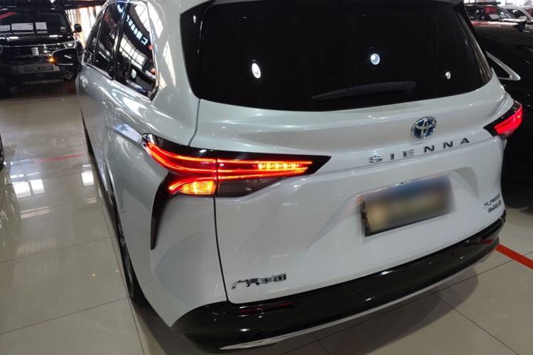 Used Toyota SIENNA 2021 2.5L Hybrid Platinum Edition Rear Left 45 Deg